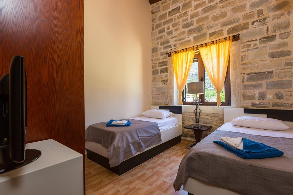 Poseidon Villa, Nestled In The Picturesque South, By Thinkvilla Lefkogeia Екстериор снимка